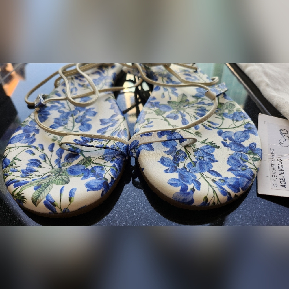 The Alice and Olivia EVE DITSY Strappy Sandals 9/40 & SHOE BAG! - Picture 4 of 9